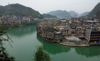 National Tribes River View Hotel (Zhenyuan Ancient City Scenic Area)