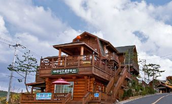 Daecheon Log Pension A Boryeong