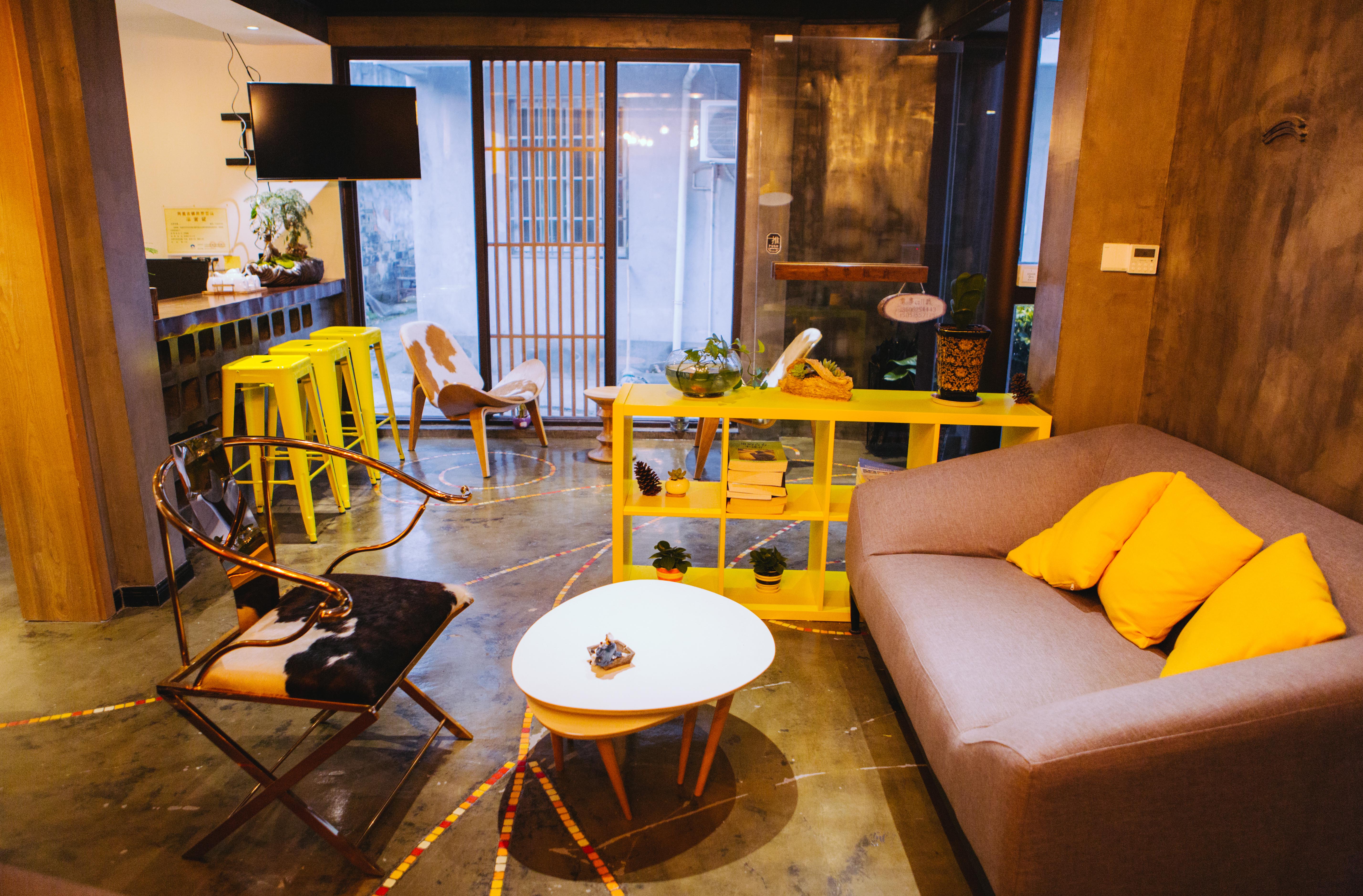 庭苑六卧整栋（6居8床6衞）