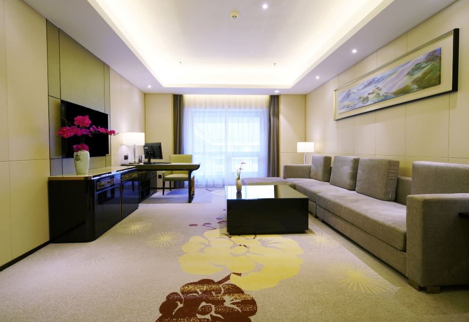 行政套房-俯瞰豪華園林美景