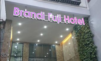 Brandi Fuji Hotel