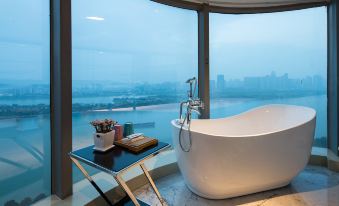 Sujiang City High-altitude River View Boutique Homestay (Changsha Wuyi Square Metro Station)