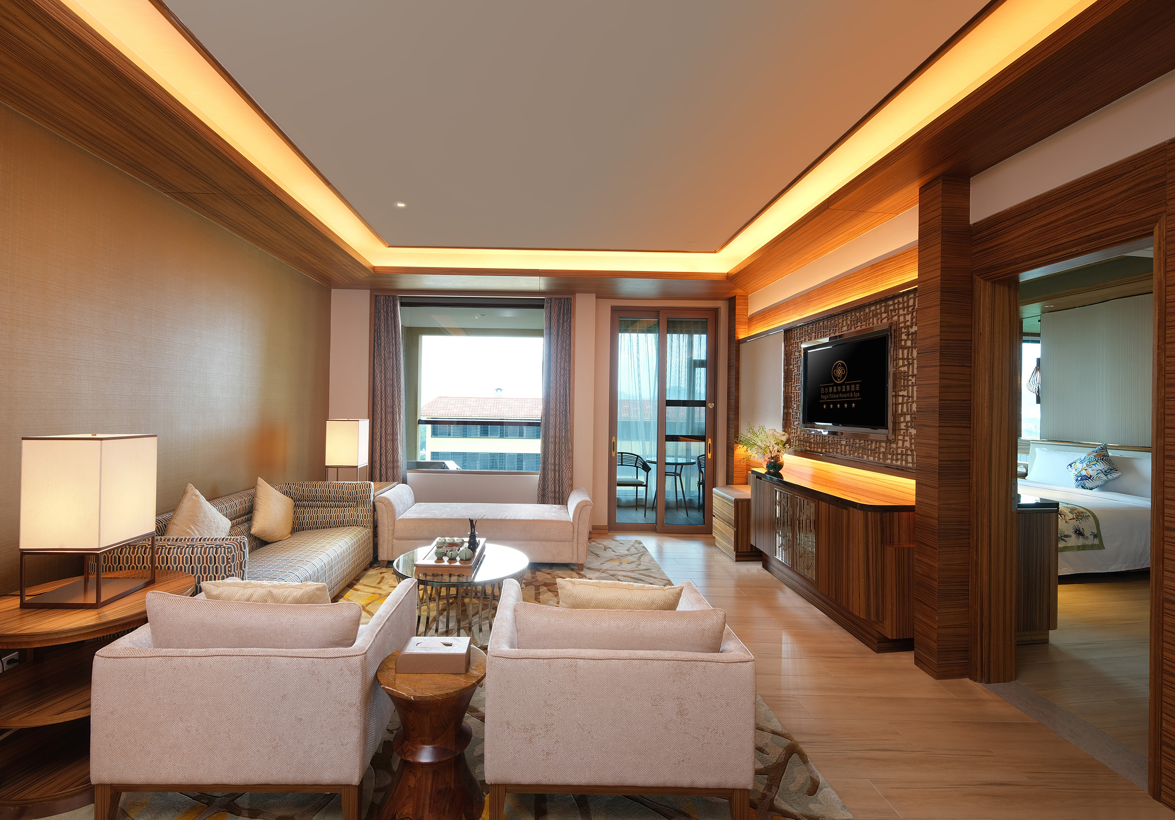 Regal Palace Hot Spring Hotel Guangzhou园景温泉套房-私家泡池-认证温泉水入房-独立浴缸-一室一厅