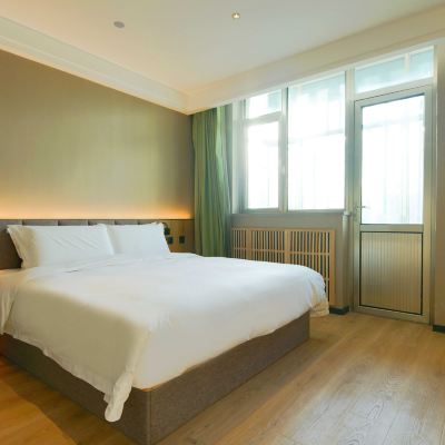 豪華大床房-（獨立冰箱+新風機） 秋果飯店（北京東直門雍和宮簋街店）優惠