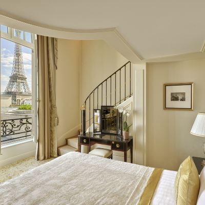Duplex Eiffel View Suite