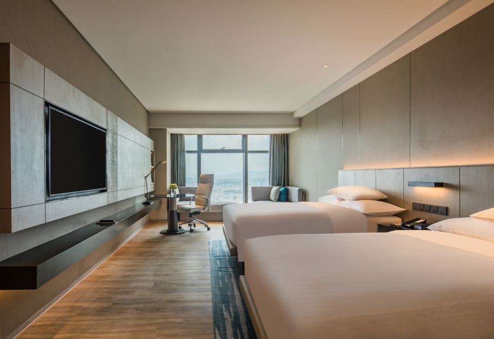Courtyard by Marriott Shenzhen BaoanPremier 2-bed Room