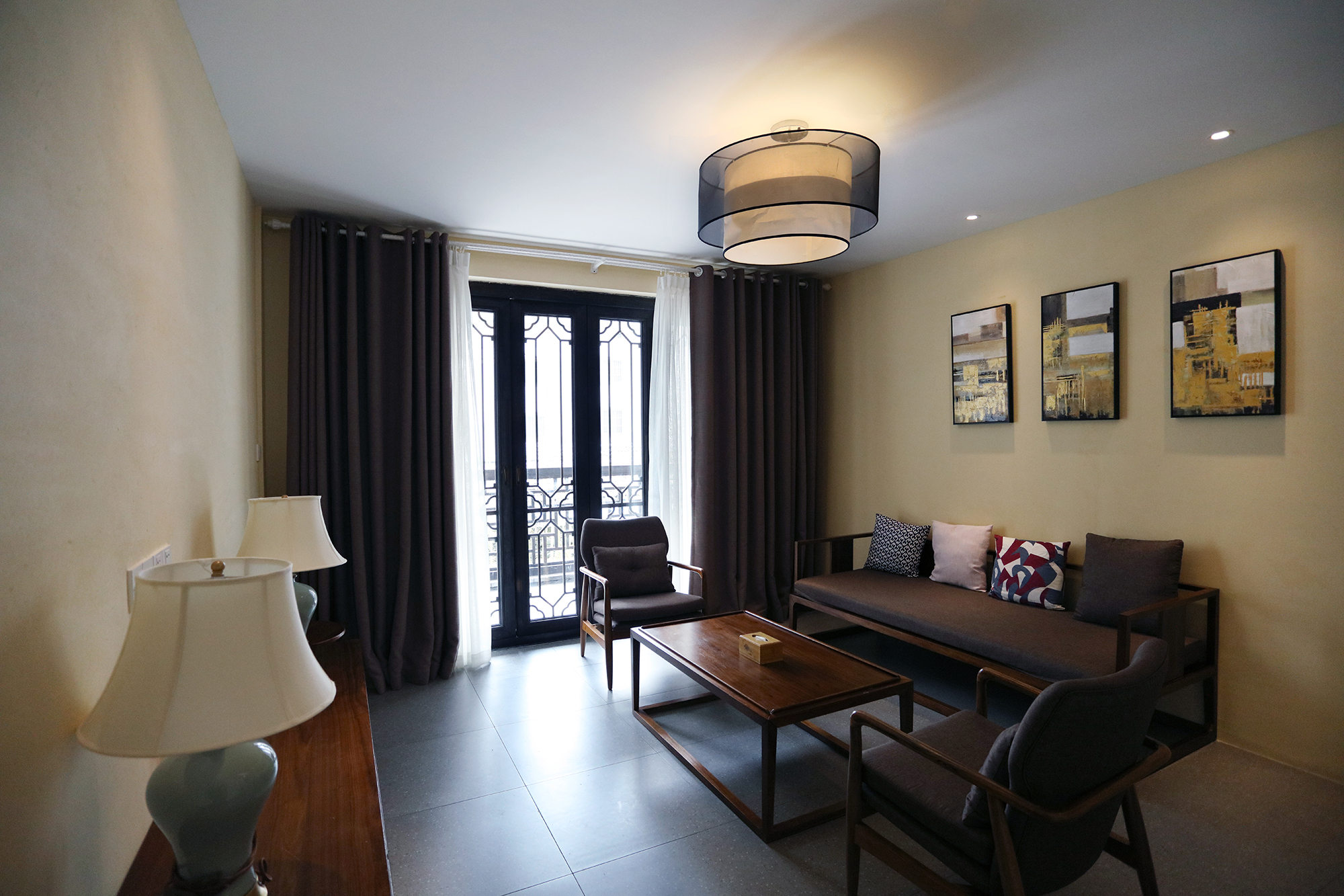 小巷听雨三卧室套房