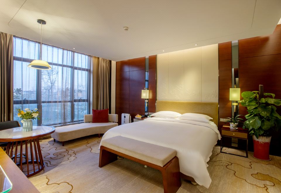 豪華套房（全景落地窗+智能客控+智能馬桶+乳膠床墊）