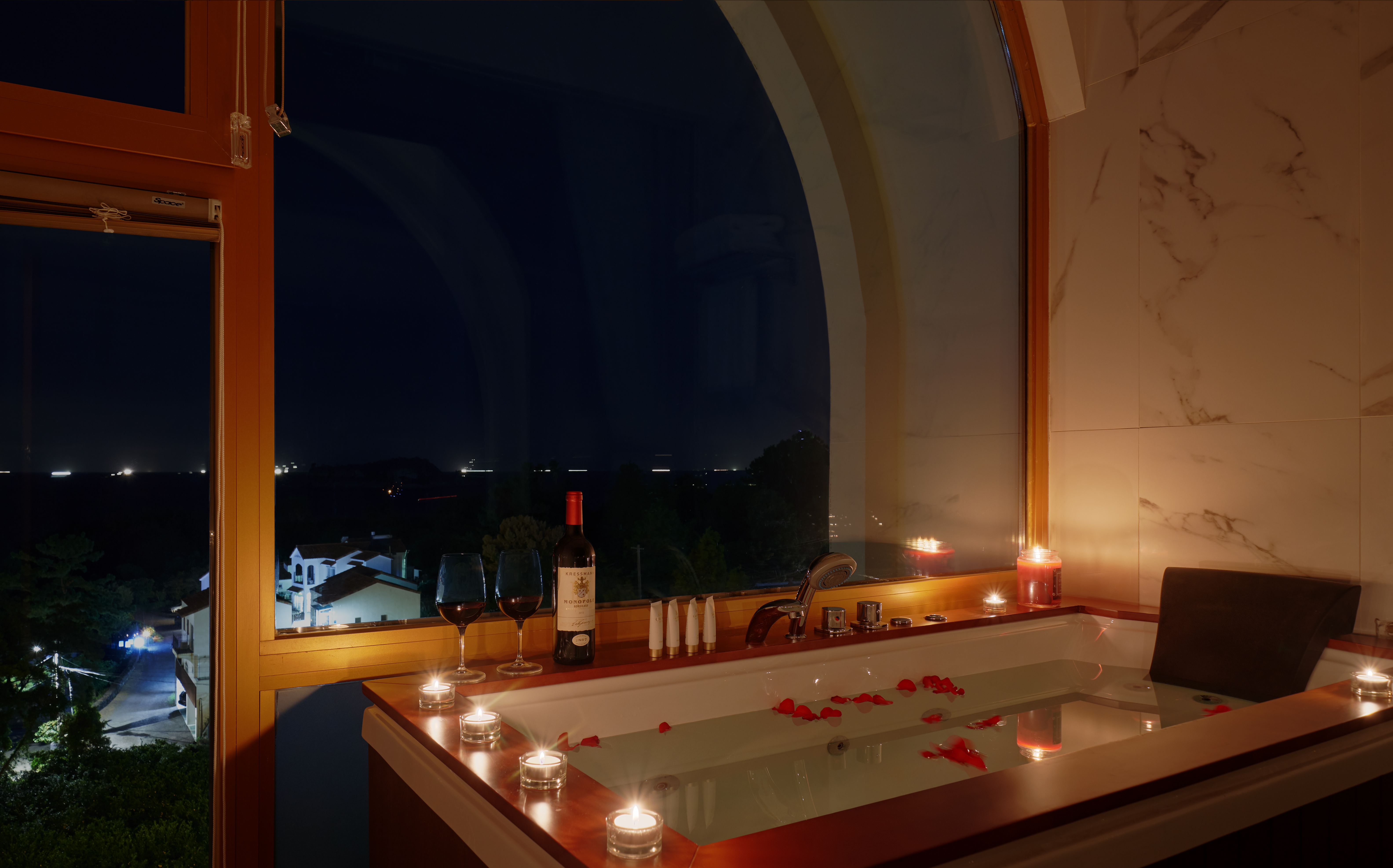 海景房观套房 （Jacuzzi）