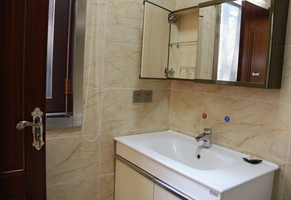 Qingsongling Cabin Twin Room