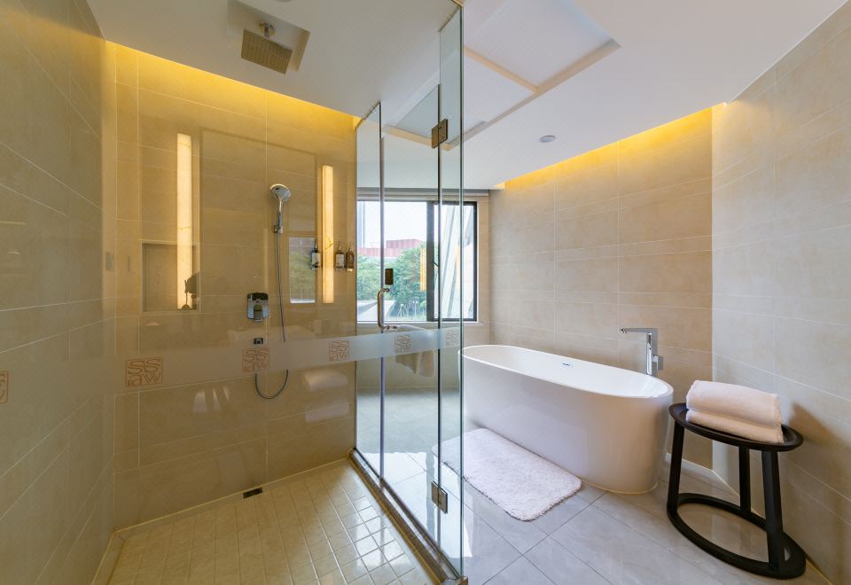 Deluxe Luxury Room (Double bed) (Bathtub)