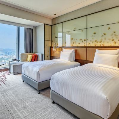 雲錦豪華城景雙床房|攬高空動人夜景+觀半城燈火霓虹 惠州佳兆業鉑爾曼飯店優惠