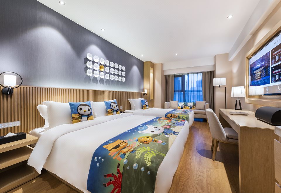 亲子房（迷你冰箱+智能客控+电视投屏）