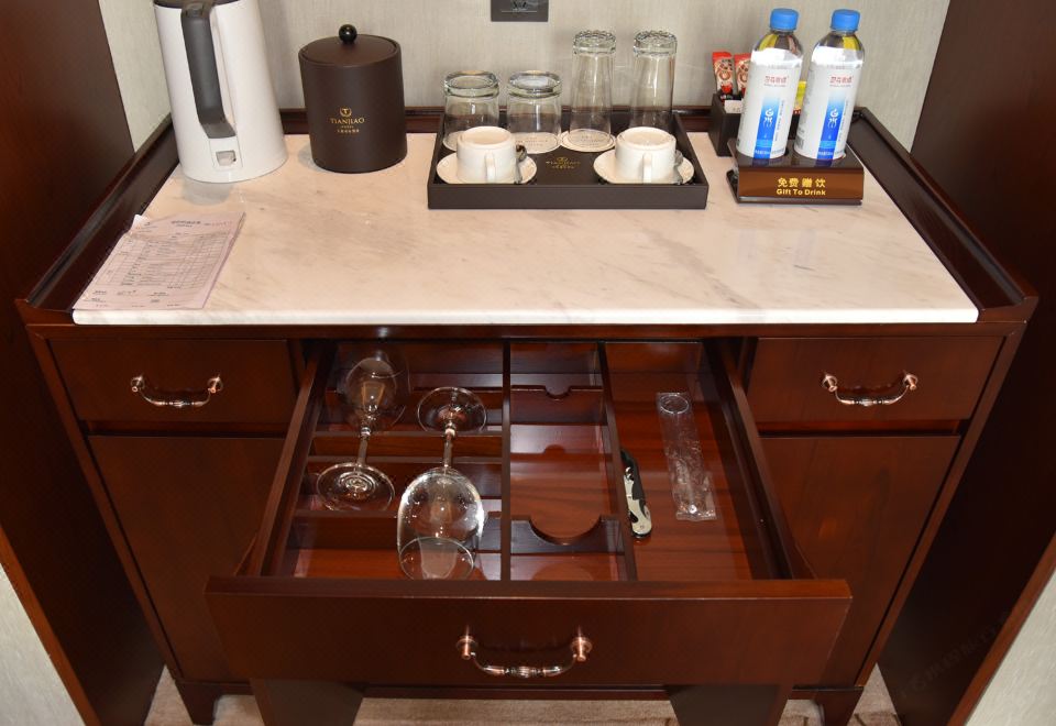 高级湖景双床房+俯瞰白石湖夜景