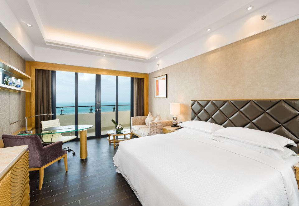 Sanya Four Points by SheratonDeluxe 180° Sea-View Double Bed Room