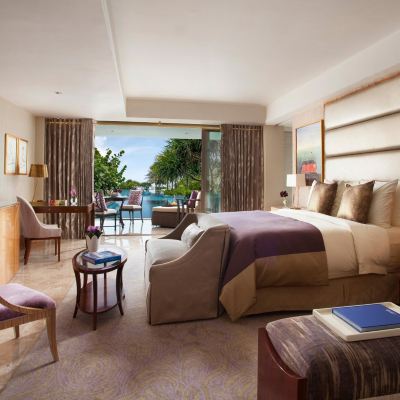Baron Suite with Lagoon View