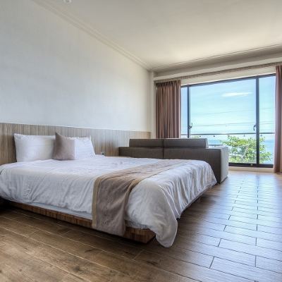 Deluxe Double Room with Balcony and Sea View