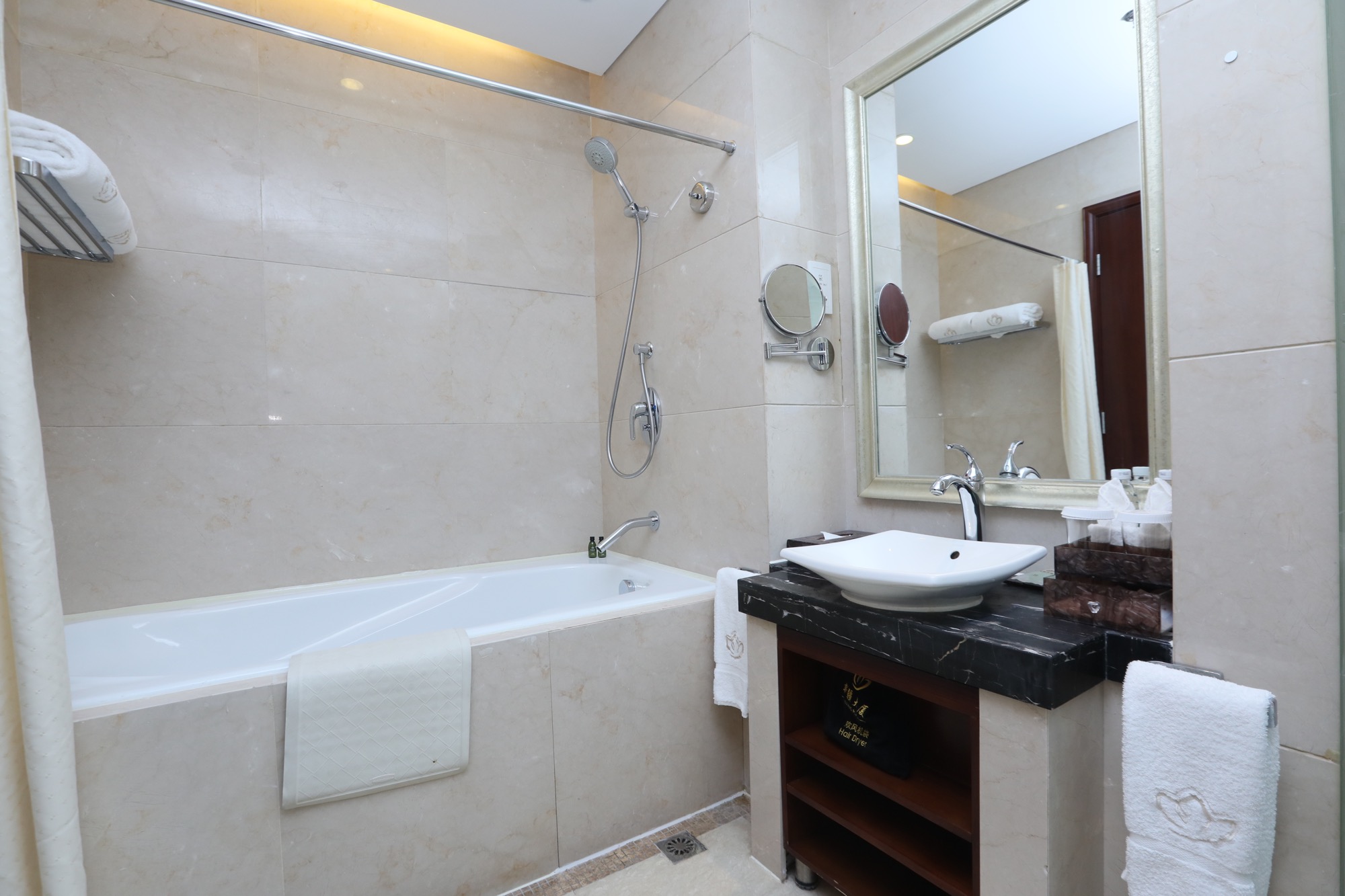 贵宾楼商务套房