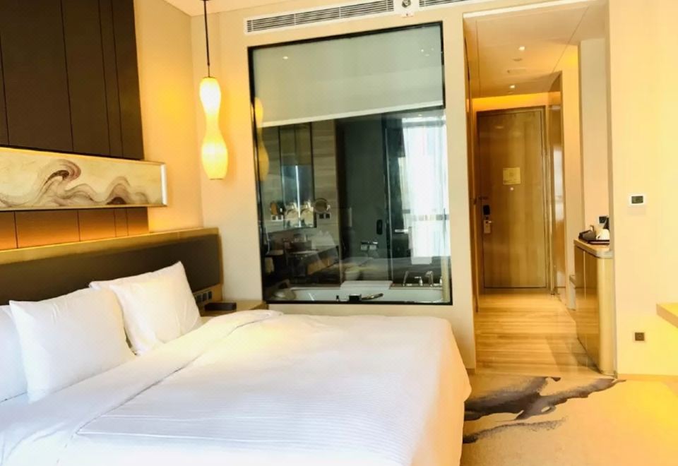 豪華大床房（CBD街景）