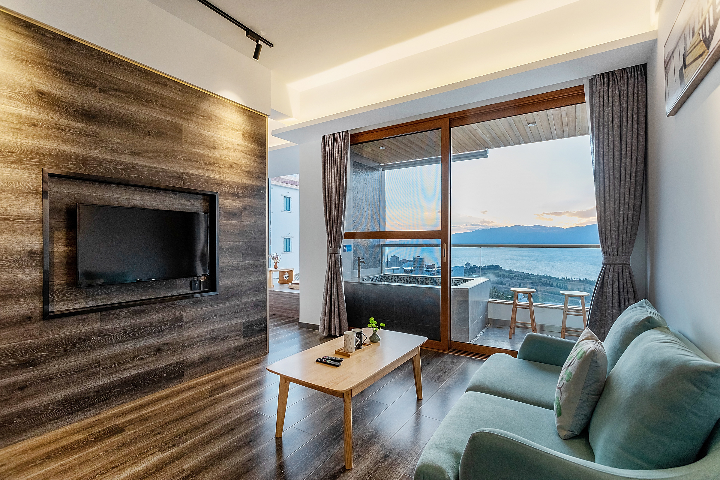 若见·全湖景露台泡池家庭套房