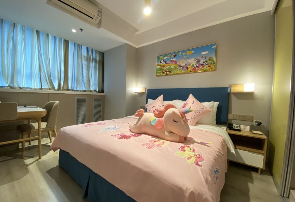 Sunshine City Tsuen Wan Hotel (Xi'an Hi-tech Dadu Dian Shop)Exclusive Dream Bubble Family Room, 2-Bedroom (Cooking Allowed + With Tub)