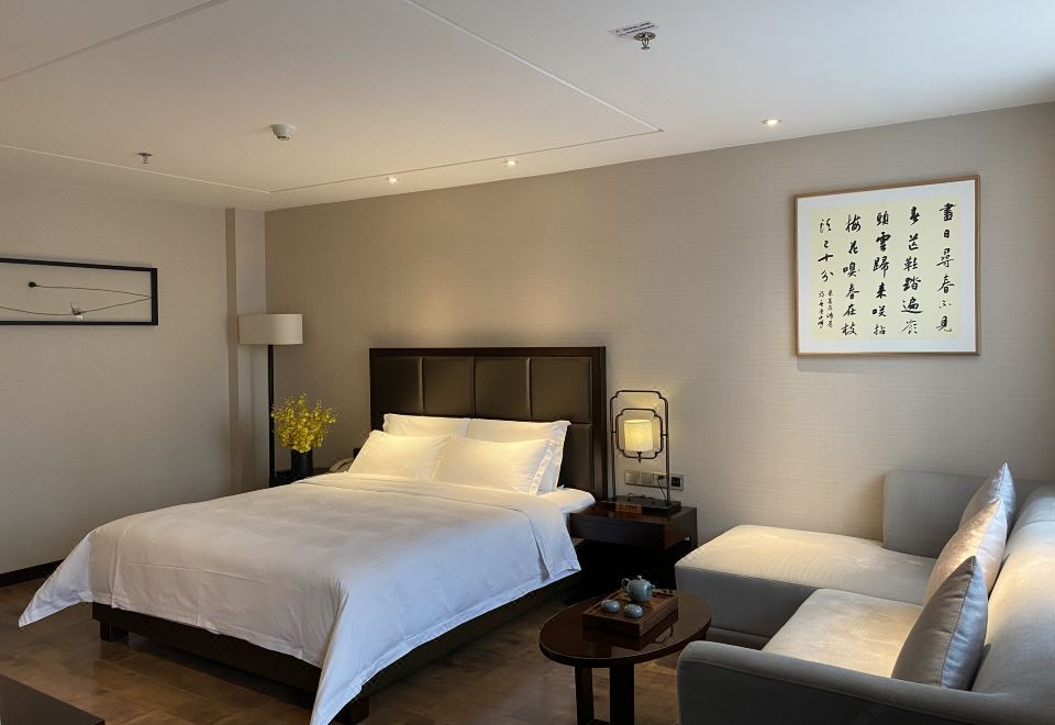 拈花精品大床房（L型4人沙發+詩意空間）