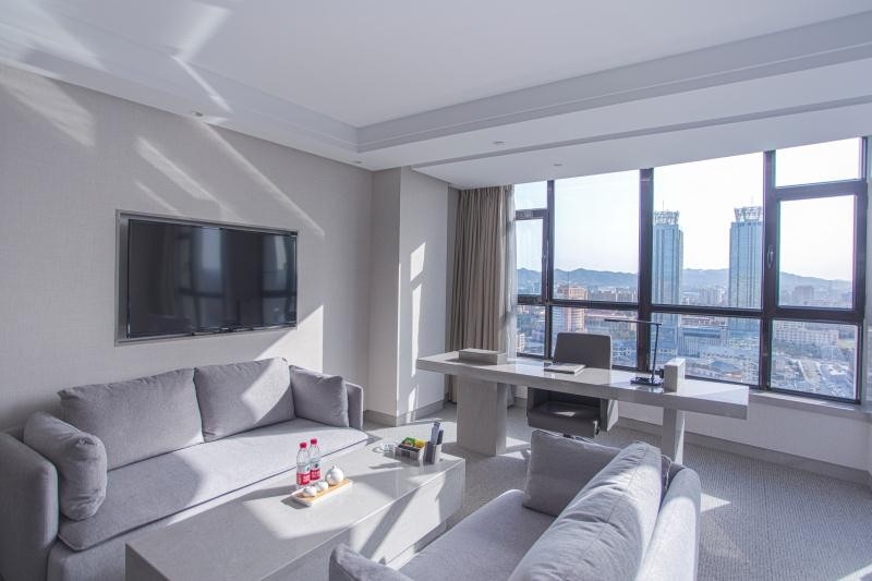 Sylvia Hotel豪华城景大床房（地暖）