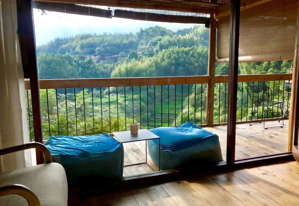 云海山景3室3衞3阳台