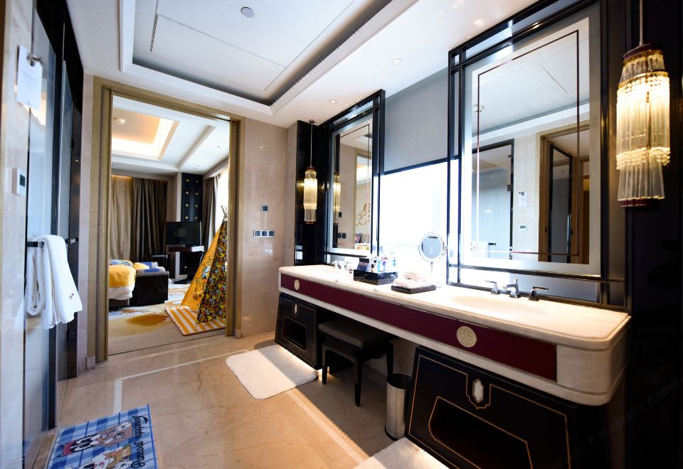 Wanda Vista XiningThemed Room