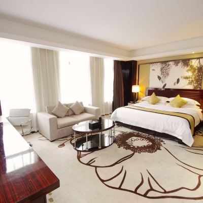 臻品豪華城景大床房（浴缸+保險櫃+小冰箱） 遵義深航國際酒店優惠