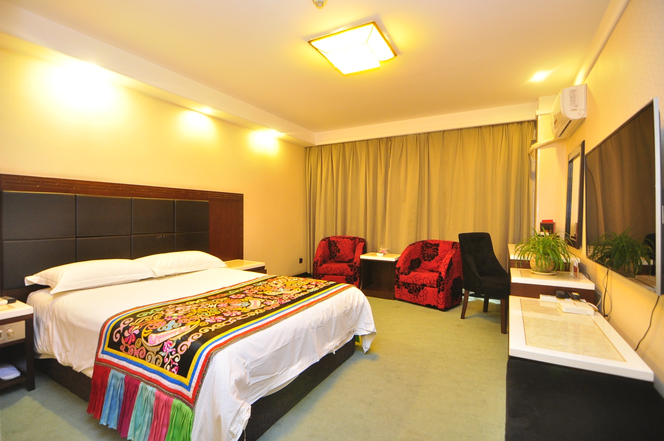 豪华大床房（空调）