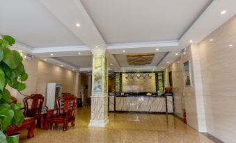Hezhou Yilong Business Hotel