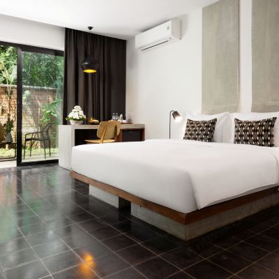 豪華特大床套房帶陽台 暹粒山丘酒店優惠