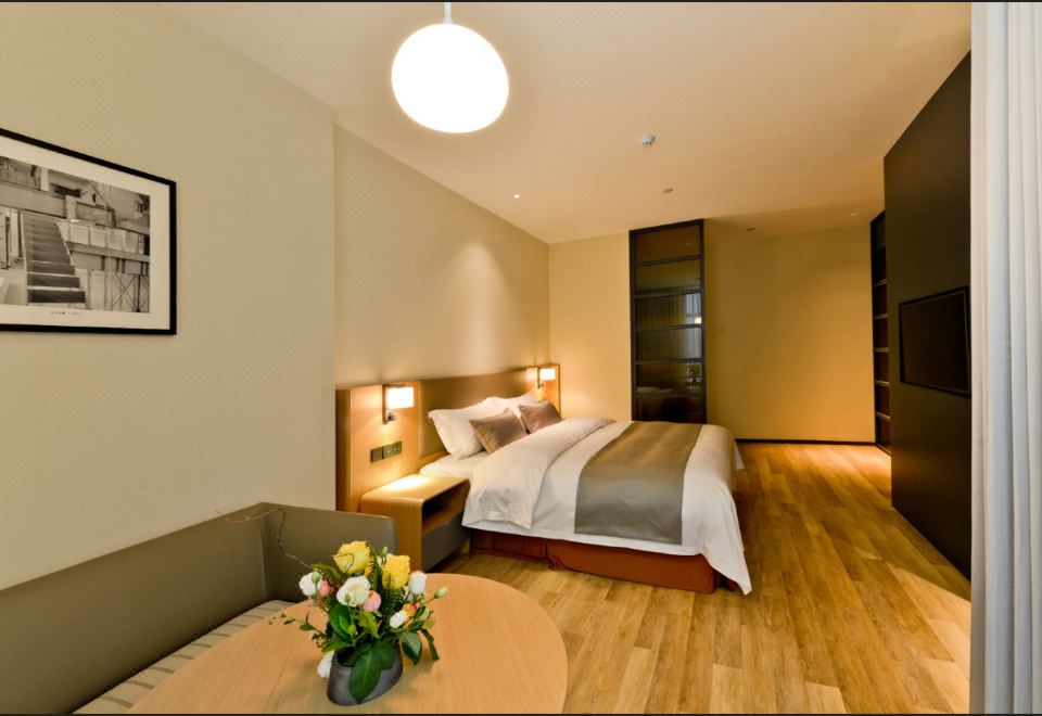 时尚工业大床房