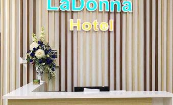 Ladonna Hotel