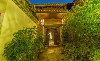 Manju Xiaoyin·Jingshui Huajian Inn (Lijiang Dayan Ancient City Store)