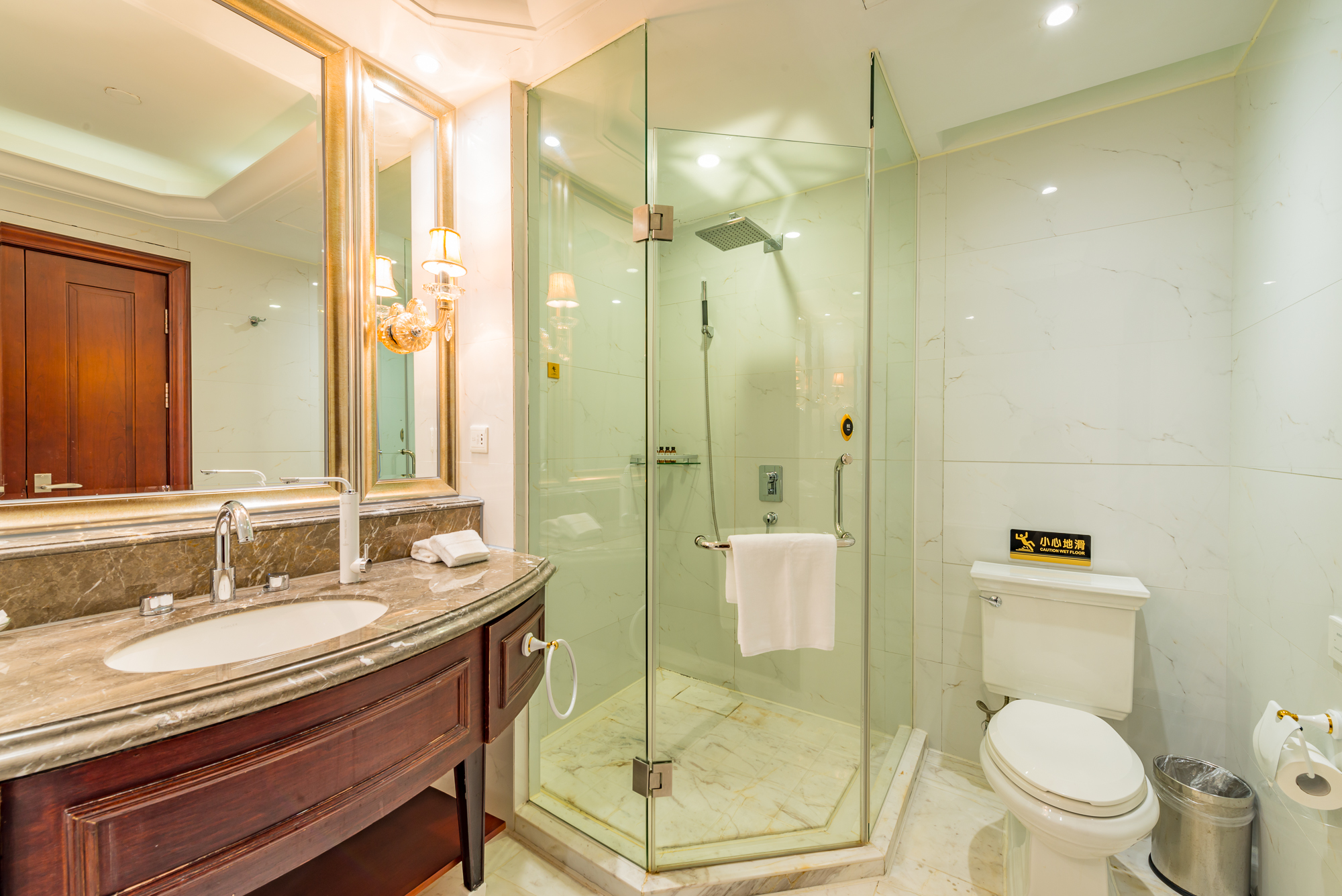 Rezen Hotel Zhoushan Tairu温馨家庭双卧套房（2卧2衞+浴缸）