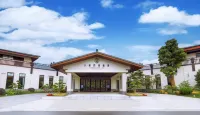Slender West Lake Hot Spring Resort Yangzhou Hotel a 