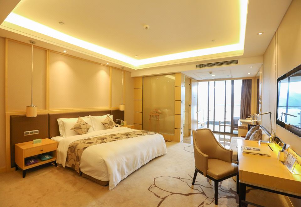 温泉行政大床房（阳台私人泡池）