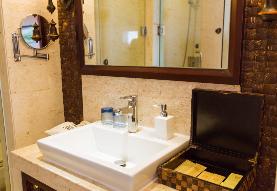 Guestroom - River-View (2 beds)
