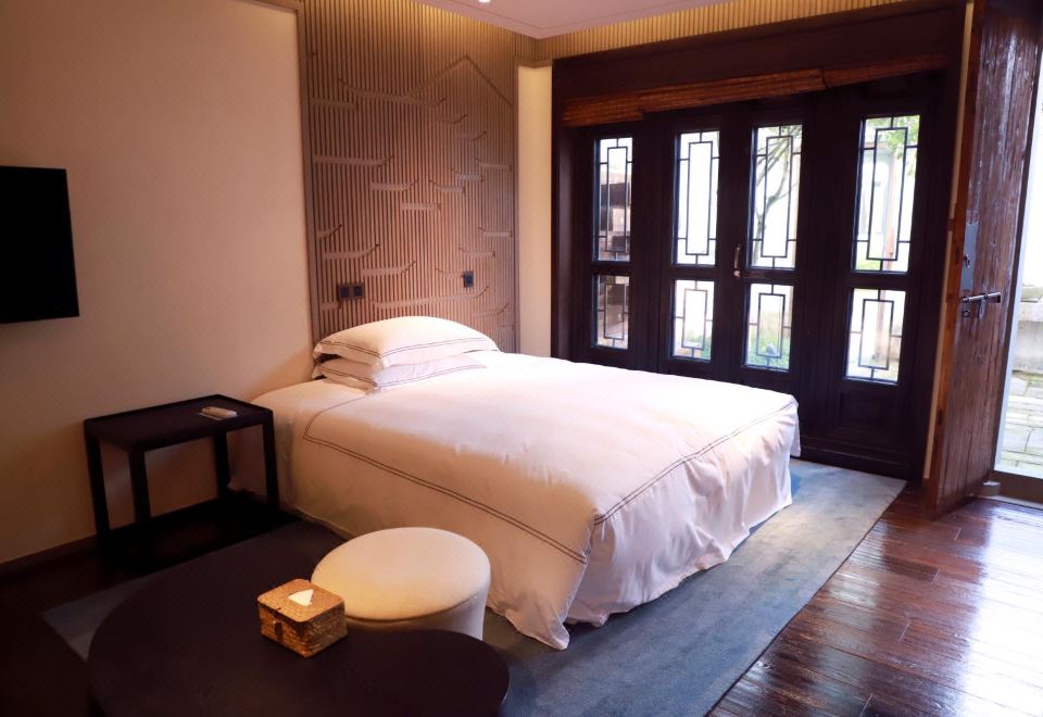 新安园林府邸家庭房