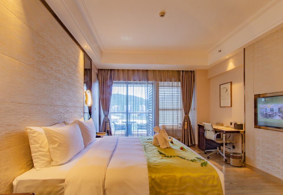 Deluxe Smart Room - With View (Double Bed) (Bathtub, Balcony)