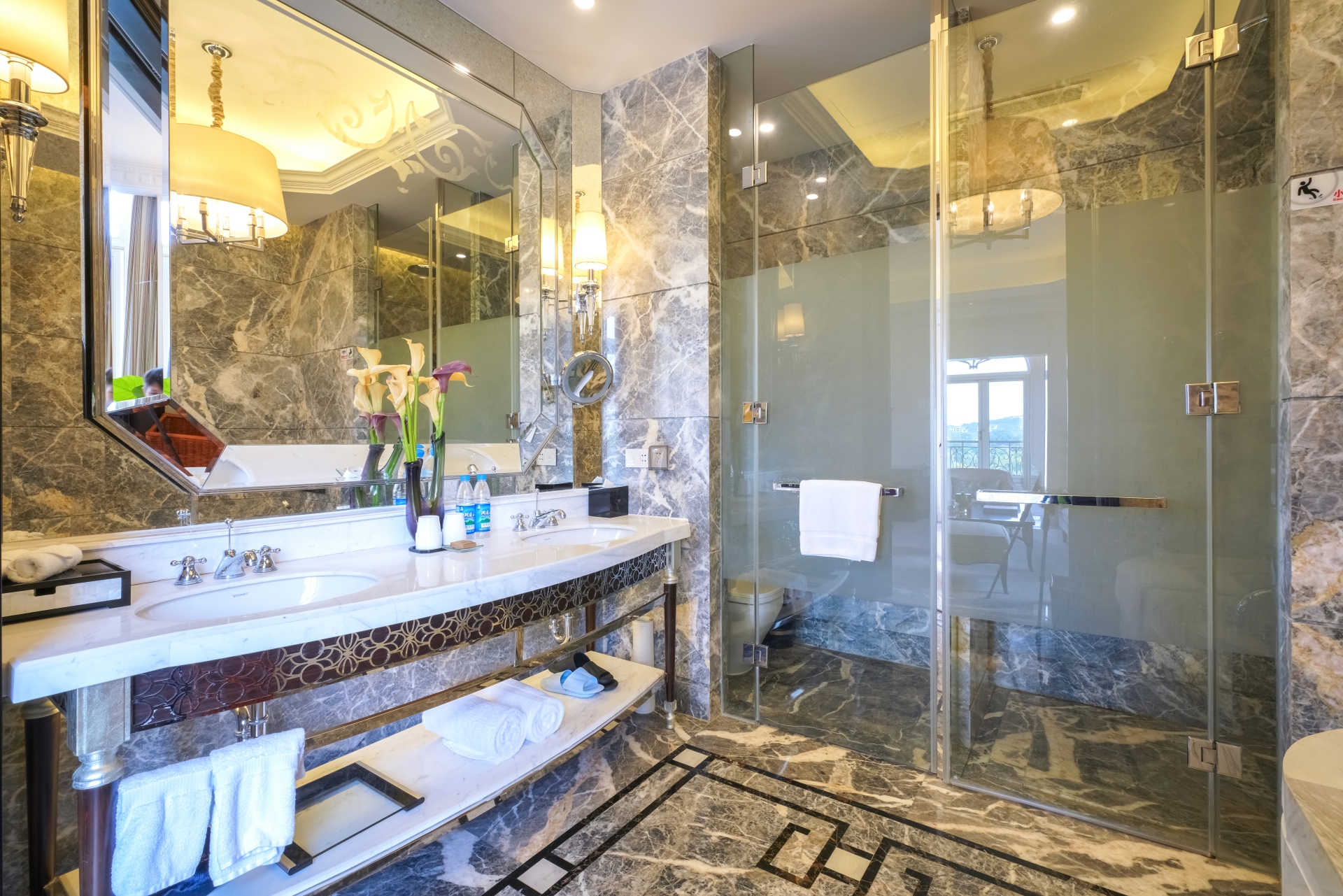 Rsun the Lakefort Hotel湖景行政家庭房（太湖湖景+大空间+浴缸）