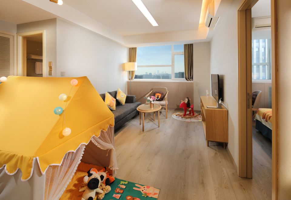 Sunshine City Tsuen Wan Hotel (Xi'an Hi-tech Dadu Dian Shop)Deluxe Animal Party Family Room, 2-Bedroom (Cooking Allowed + With Tub)