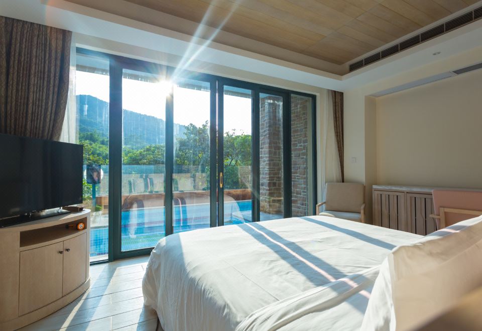 Regal Palace Hot Spring Hotel GuangzhouV17 Layered Greenery Villa Five-Bedroom With Private Pool, Private Tub, Mahjong Room, Garden