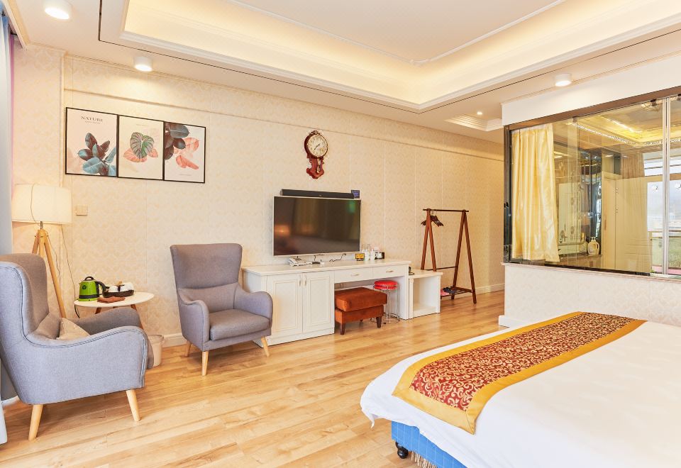 豪华温泉房大床