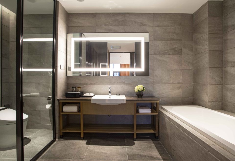 行政双床房（水系花园景观+80支贡缎床品+金可儿床垫）