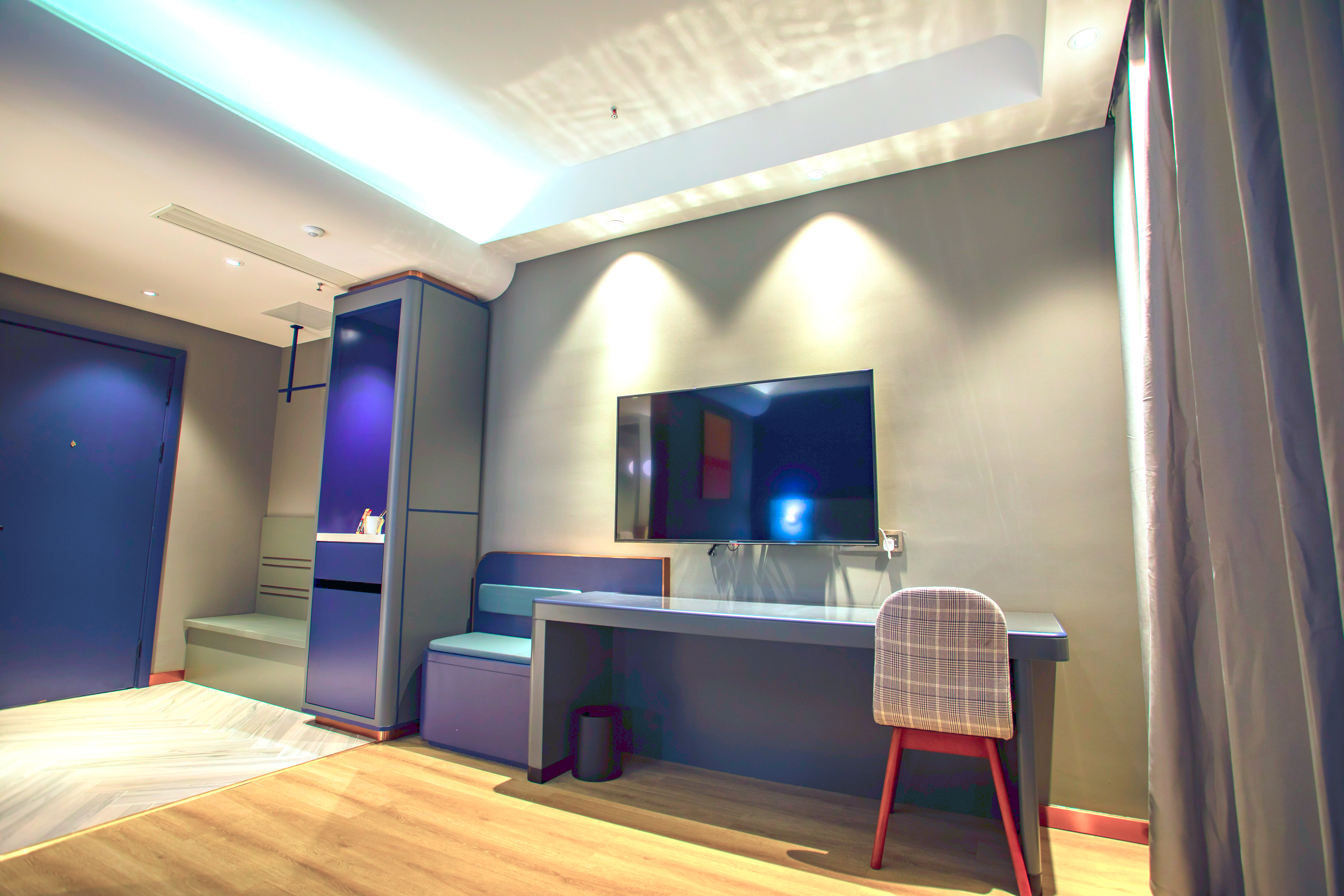 兰欧奢华套房-全屋智能语音控制+金可儿床垫+小冰箱