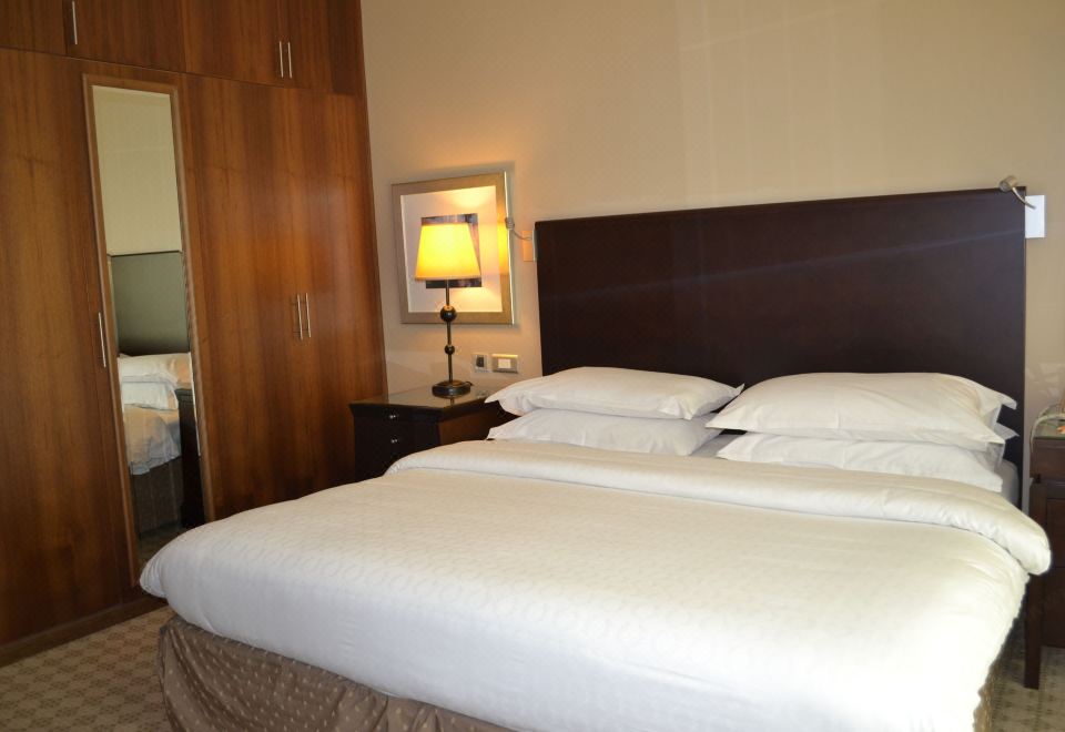 Classic King Room City View