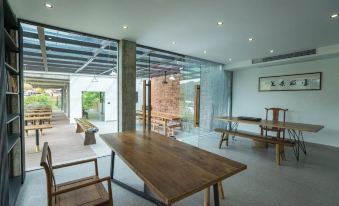 Tingzhou Wooden House Hostel